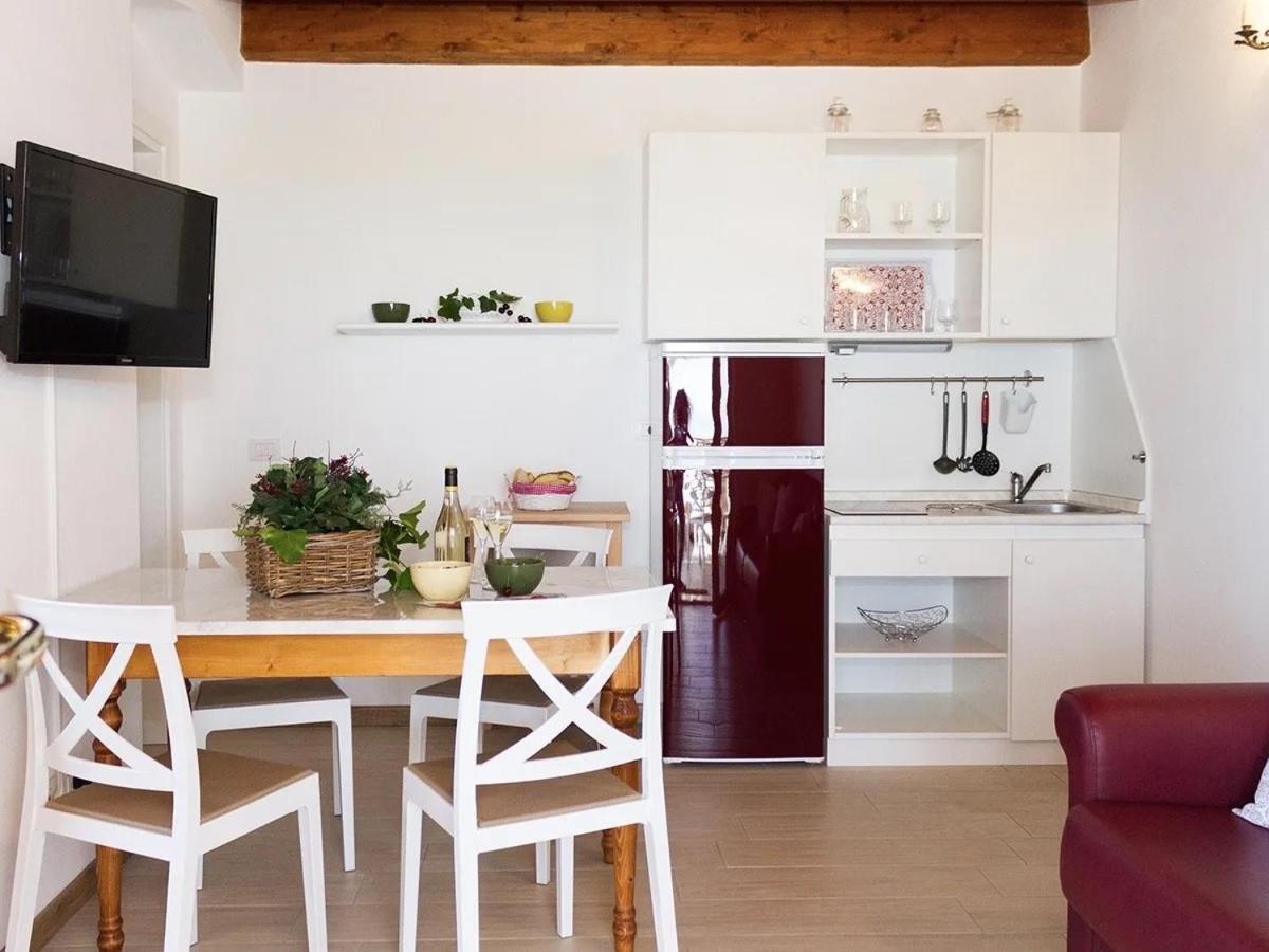 Апартаменты Residenza Le Galere Кастильоне-делла-Пеская Экстерьер фото
