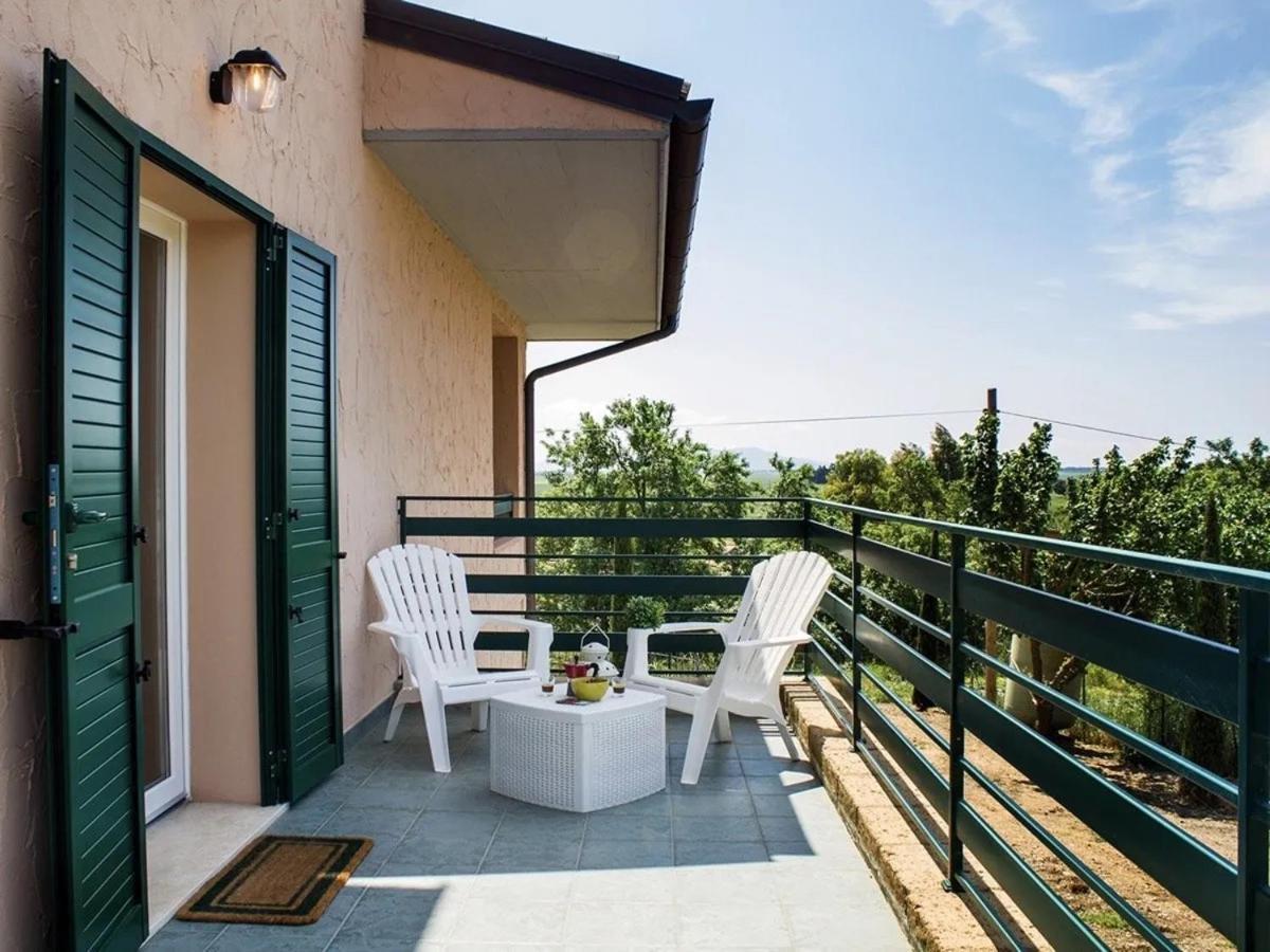 Апартаменты Residenza Le Galere Кастильоне-делла-Пеская Экстерьер фото